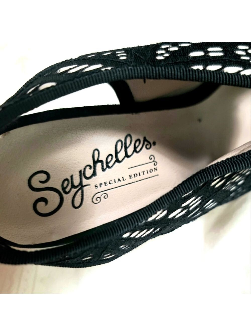 Seychelles Special Edition Black Slingback Bowed Stiletto Pumps Size 7 - Picture 7 of 8